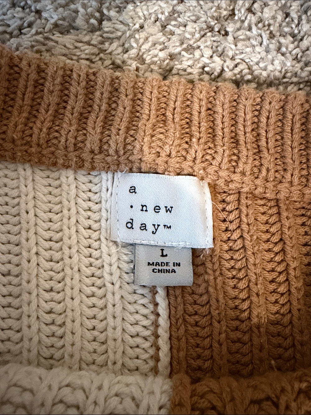 Colorblock Ribbed Knit Sweater - Picture 2 of 4